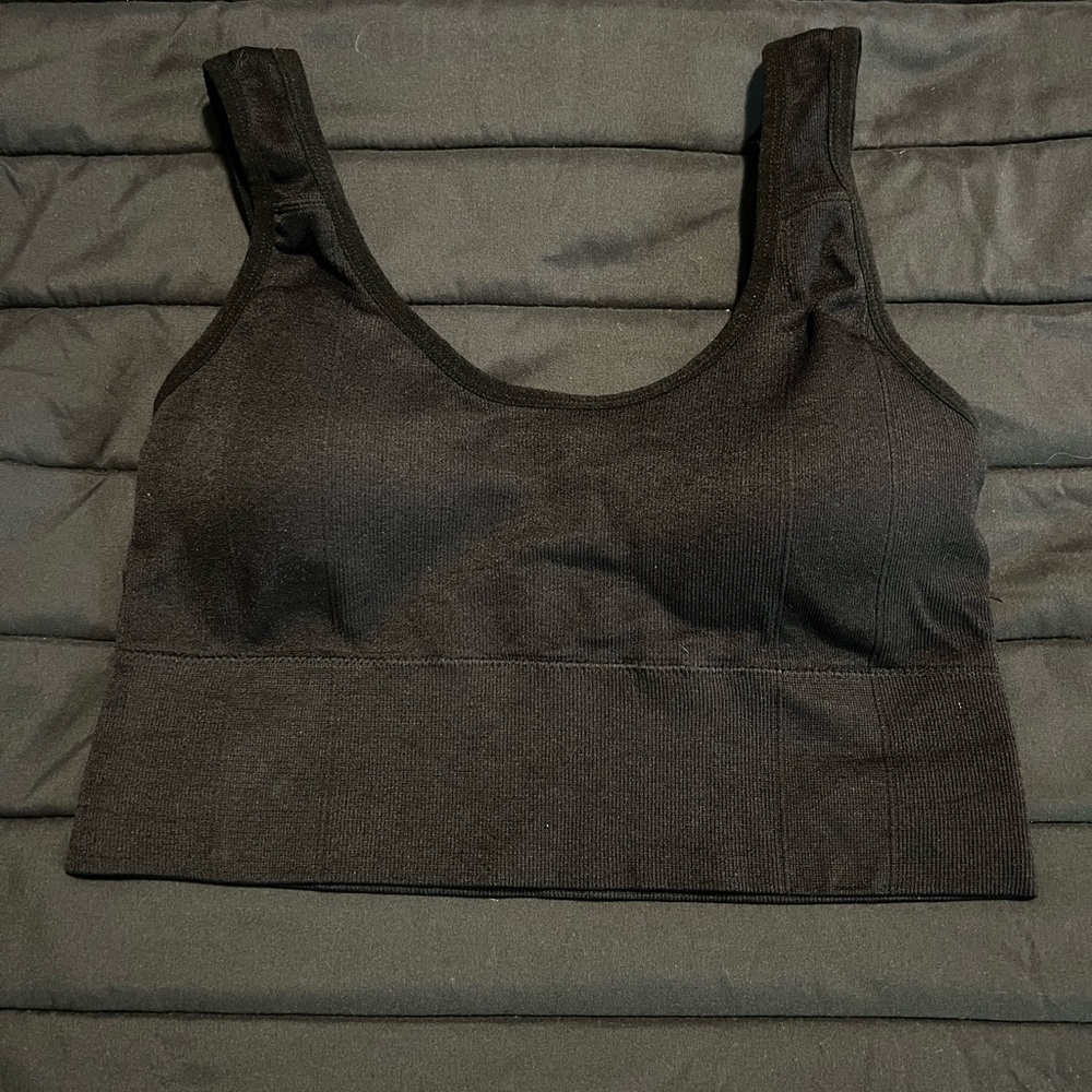Black sports bra